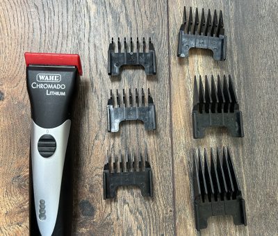 Hair clippers with guards
