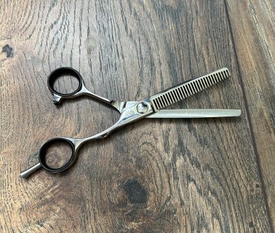 Scissors, texturizers and razor gallery item