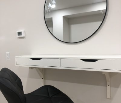 Makeup Vanity Available For Rent! In Brand New Salon