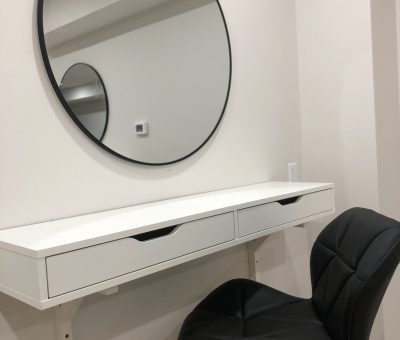 Makeup Vanity Available For Rent! In Brand New Salon gallery item
